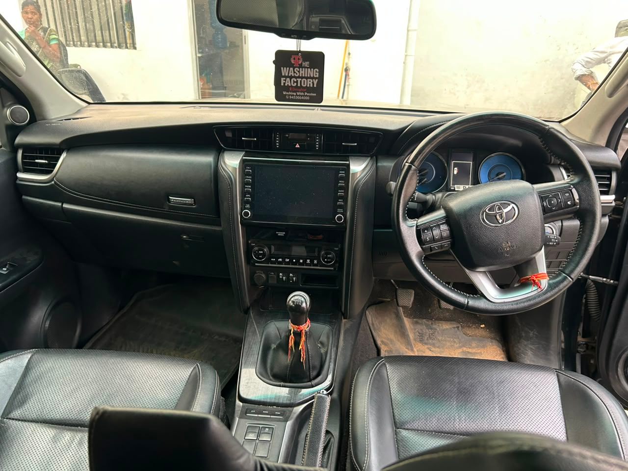 Toyota Fortuner - View 8