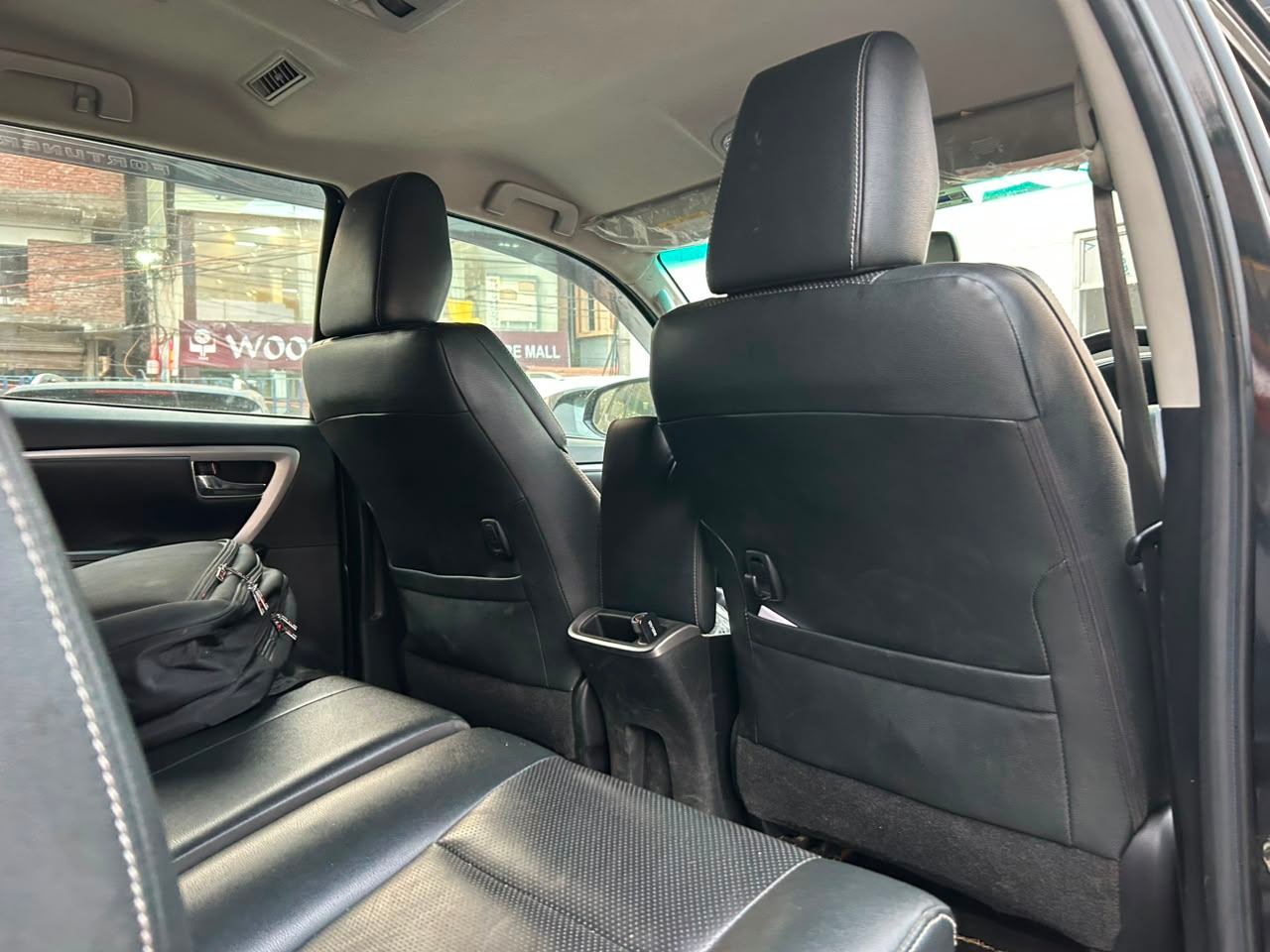 Toyota Fortuner - View 9