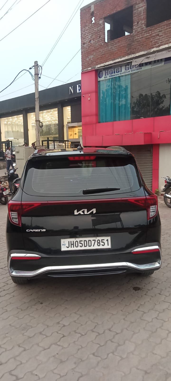 Kia Carens - View 4