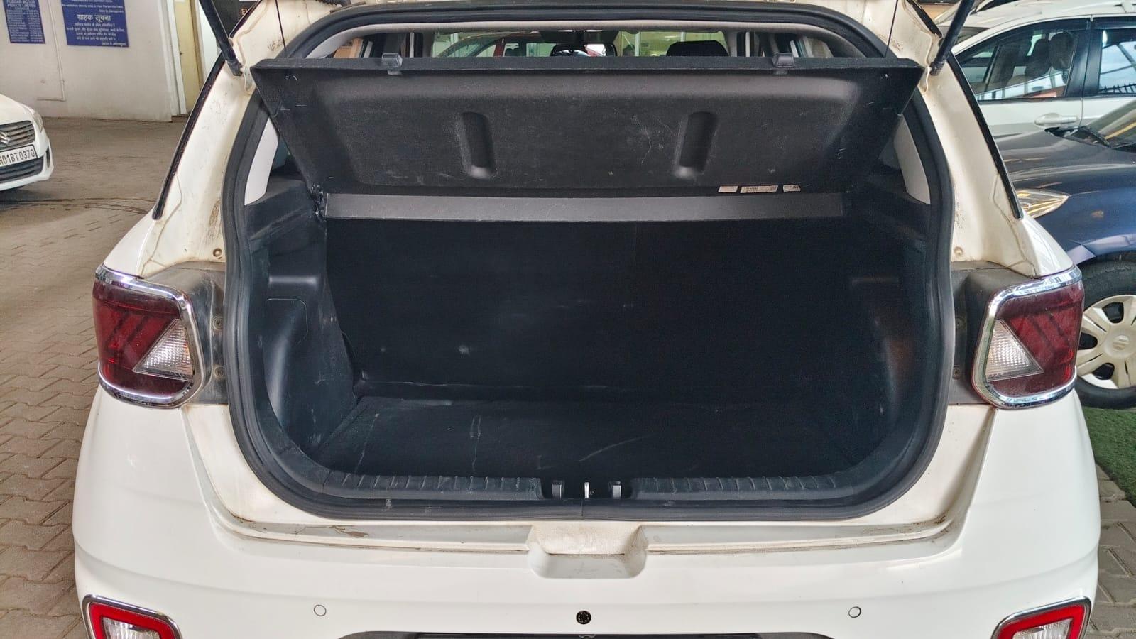 Hyundai Venue - View 5