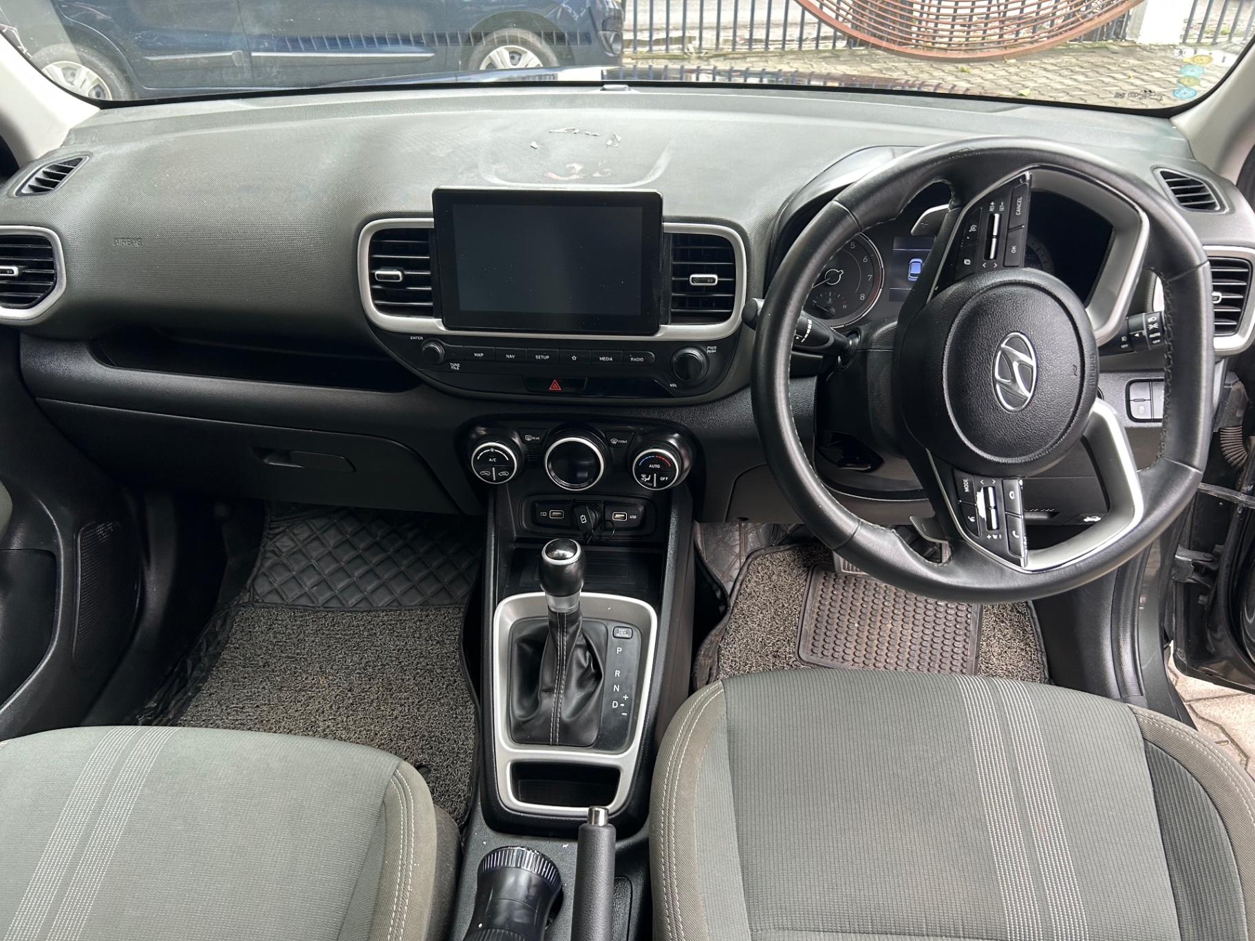 Hyundai Venue - View 7