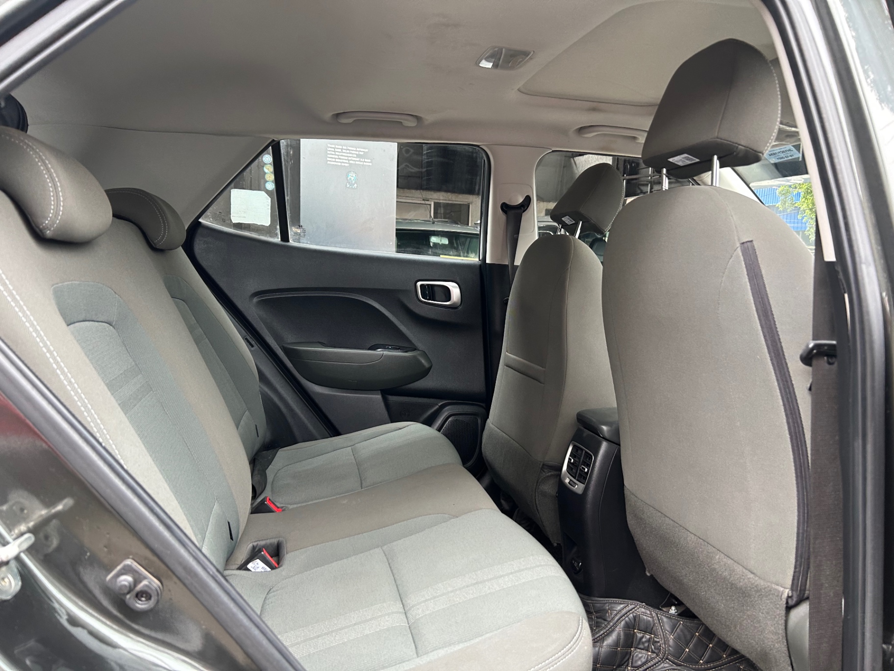 Hyundai Venue - View 6
