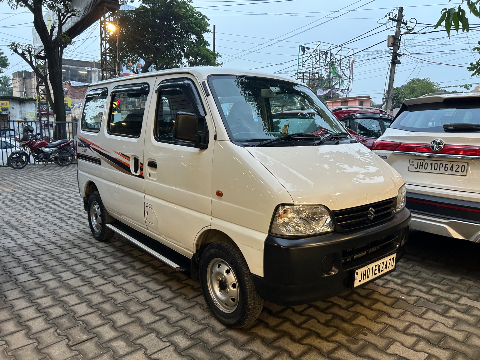 Maruti Suzuki Eeco - View 2
