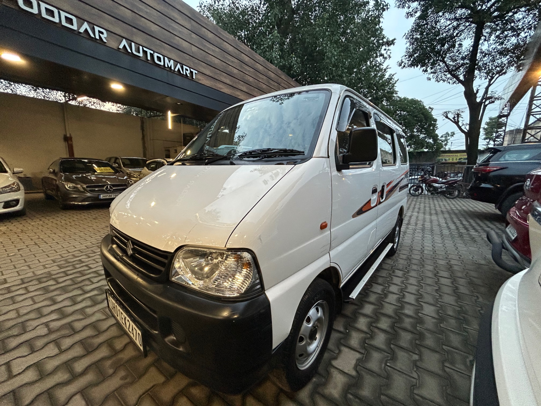 Maruti Suzuki Eeco - View 3
