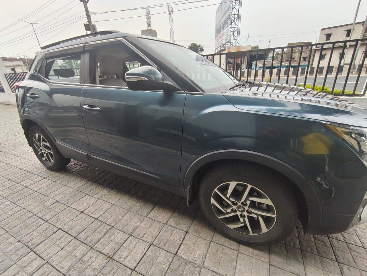 Mahindra XUV300 - Photo 7
