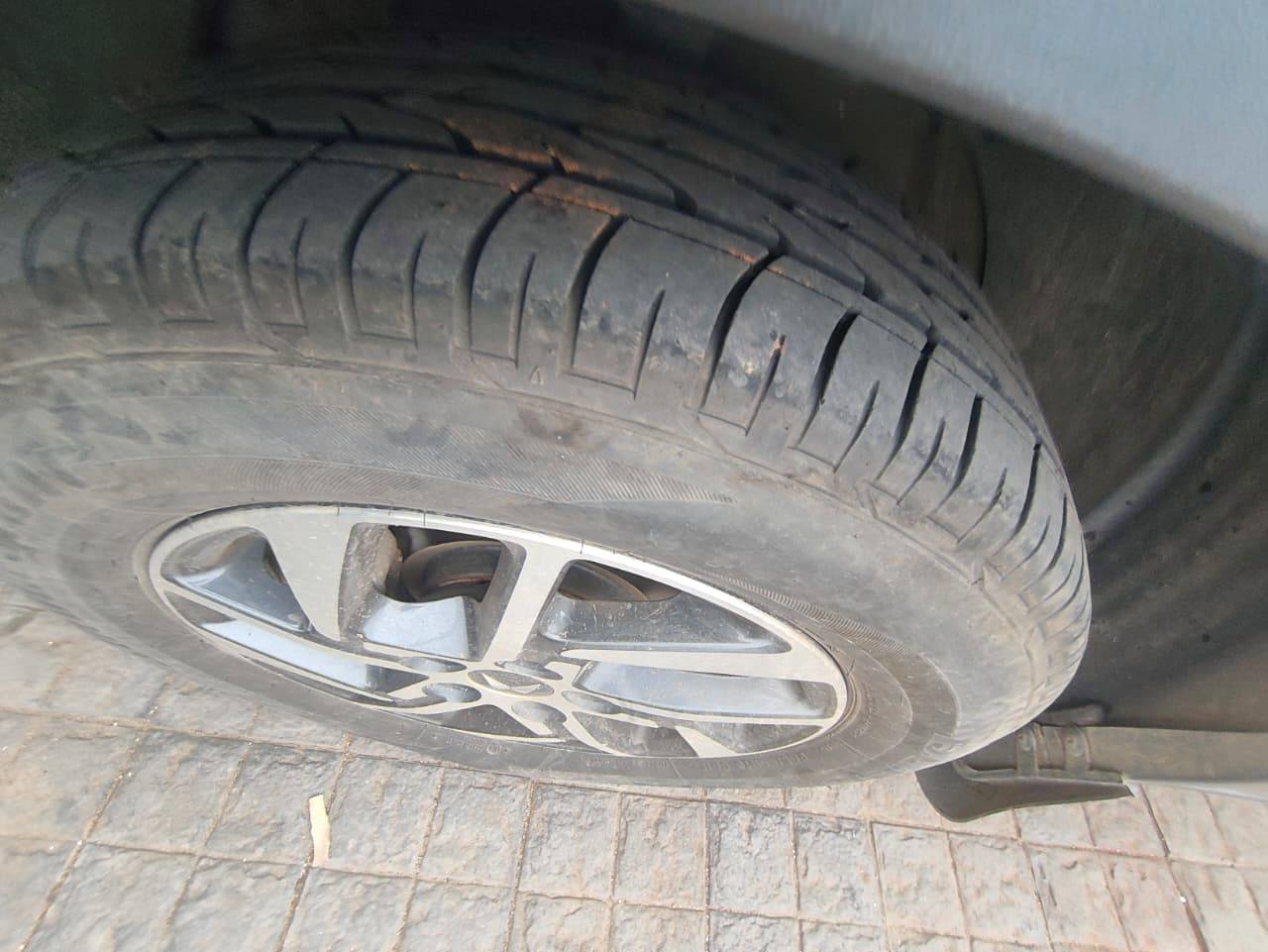 Mahindra XUV300 - Photo 11