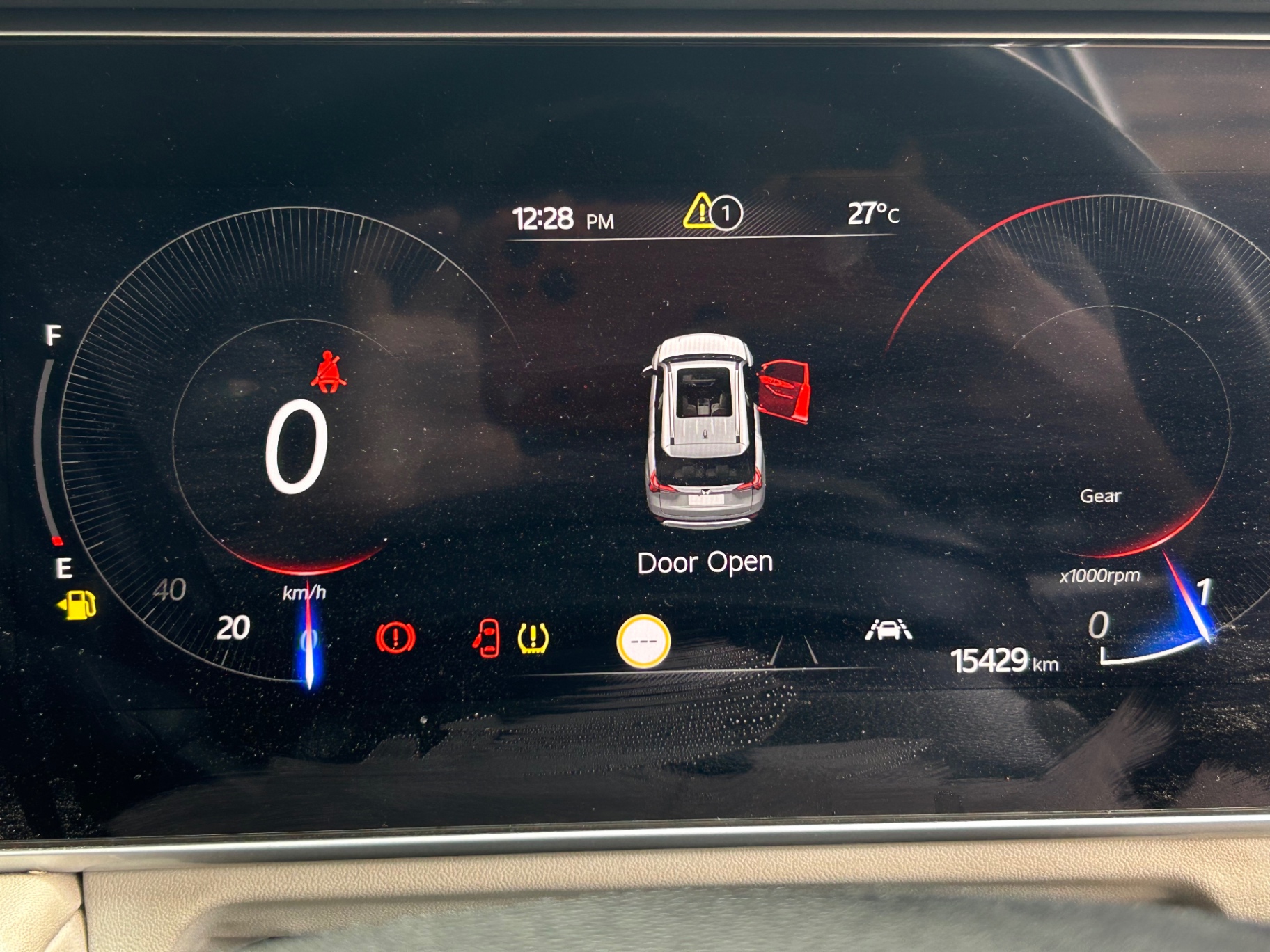 Mahindra XUV700 - View 9
