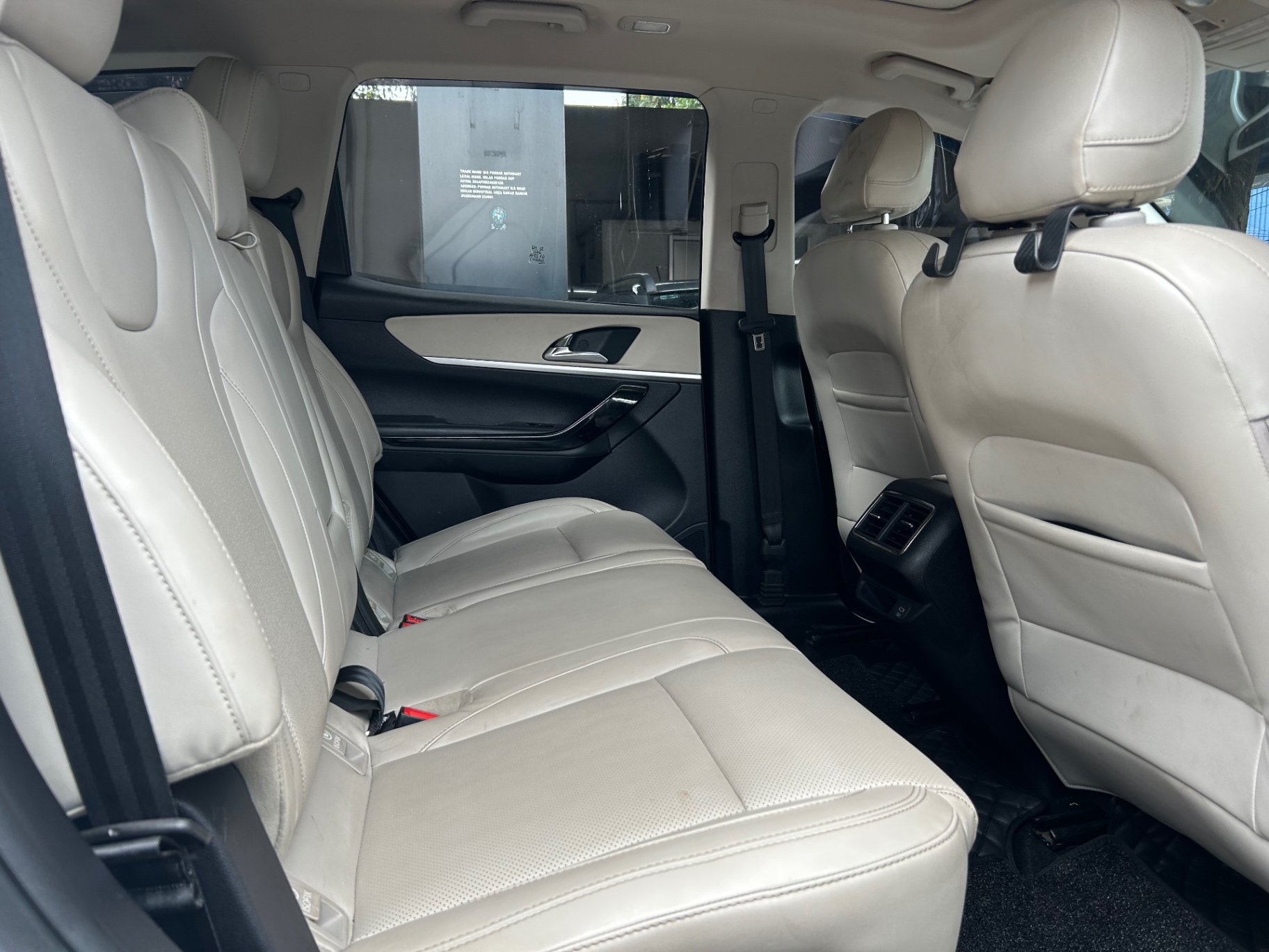 Mahindra XUV700 - View 6