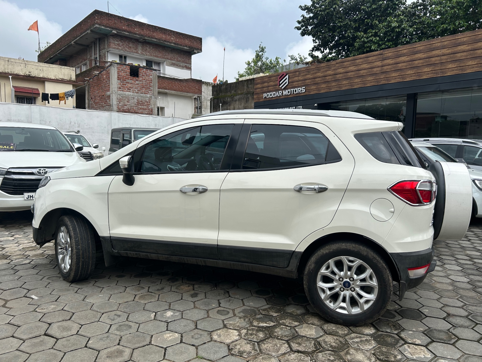 Ford EcoSport - View 4
