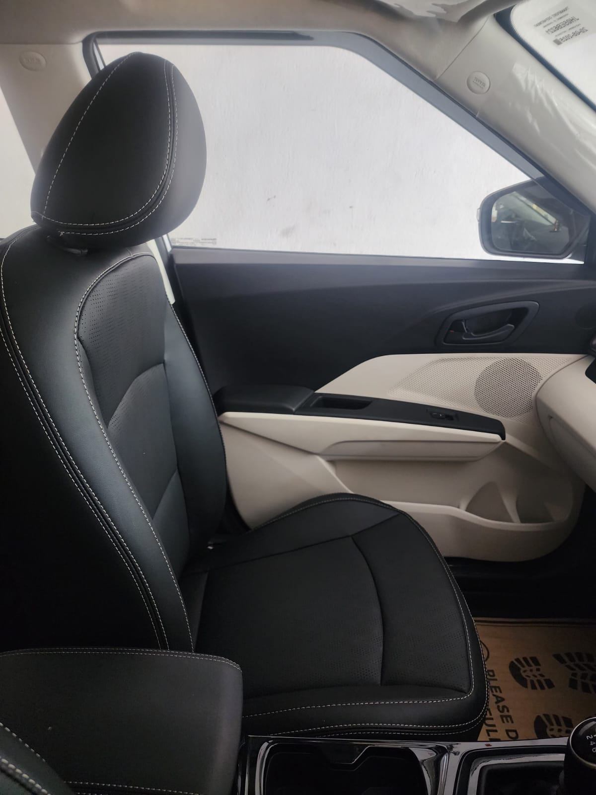 Mahindra xuv 3xo - Photo 2