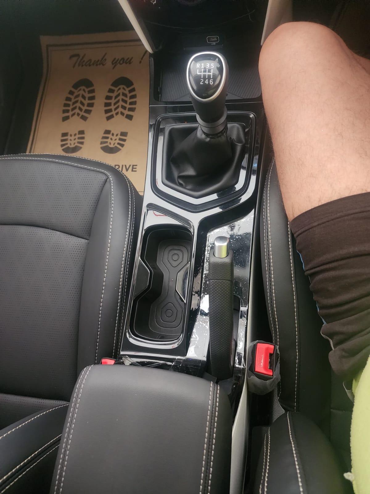Mahindra xuv 3xo - Photo 5
