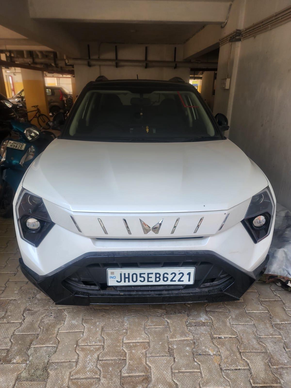 Mahindra xuv 3xo - Photo 11