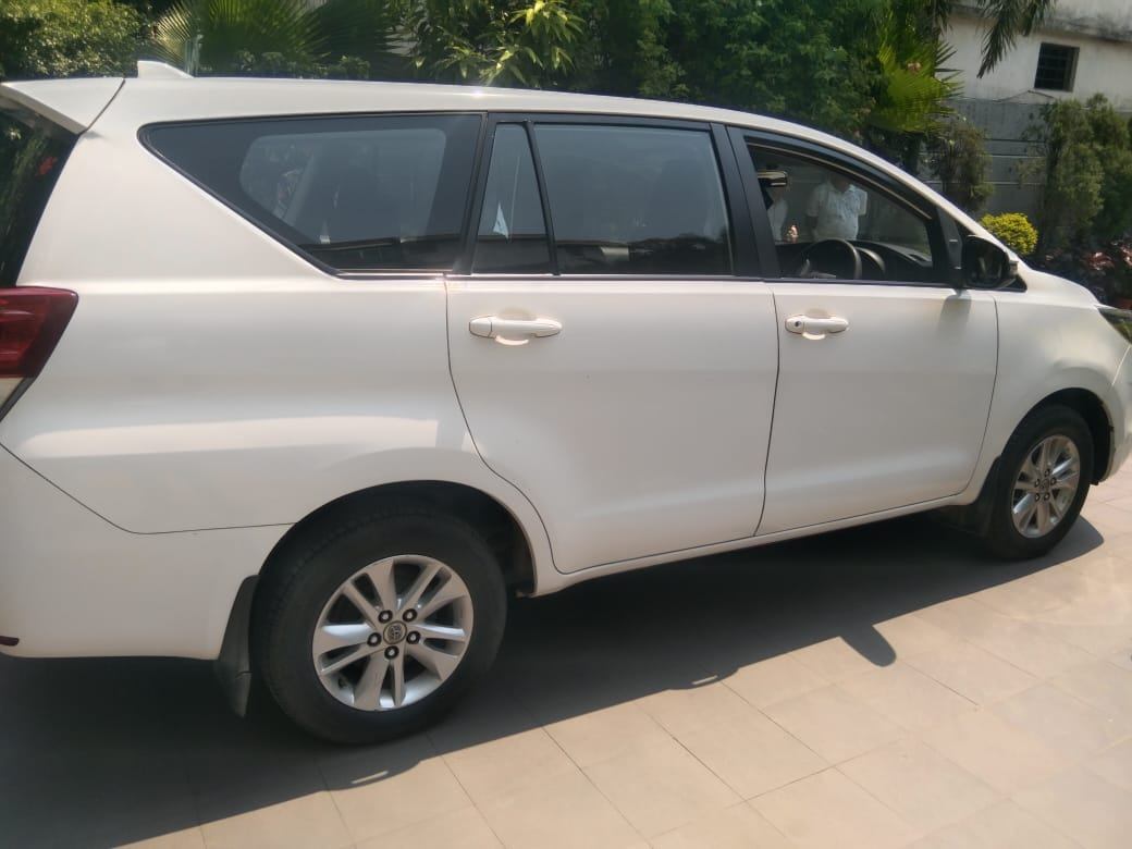 Toyota Innova Crysta - Photo 2