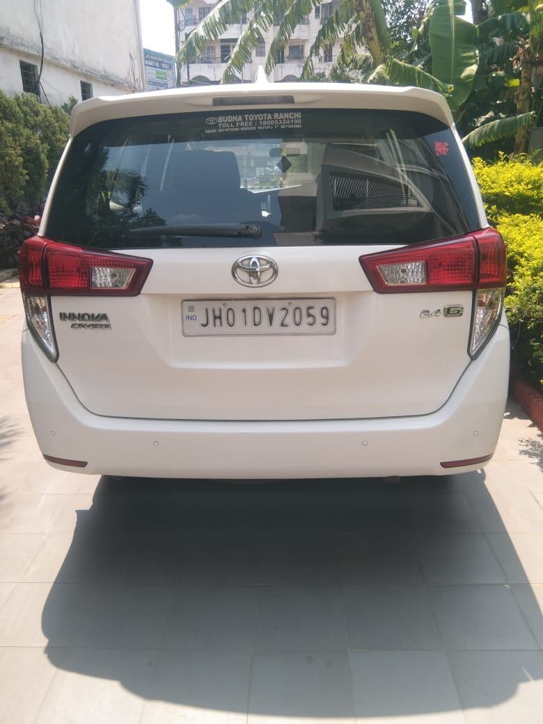 Toyota Innova Crysta - Photo 4