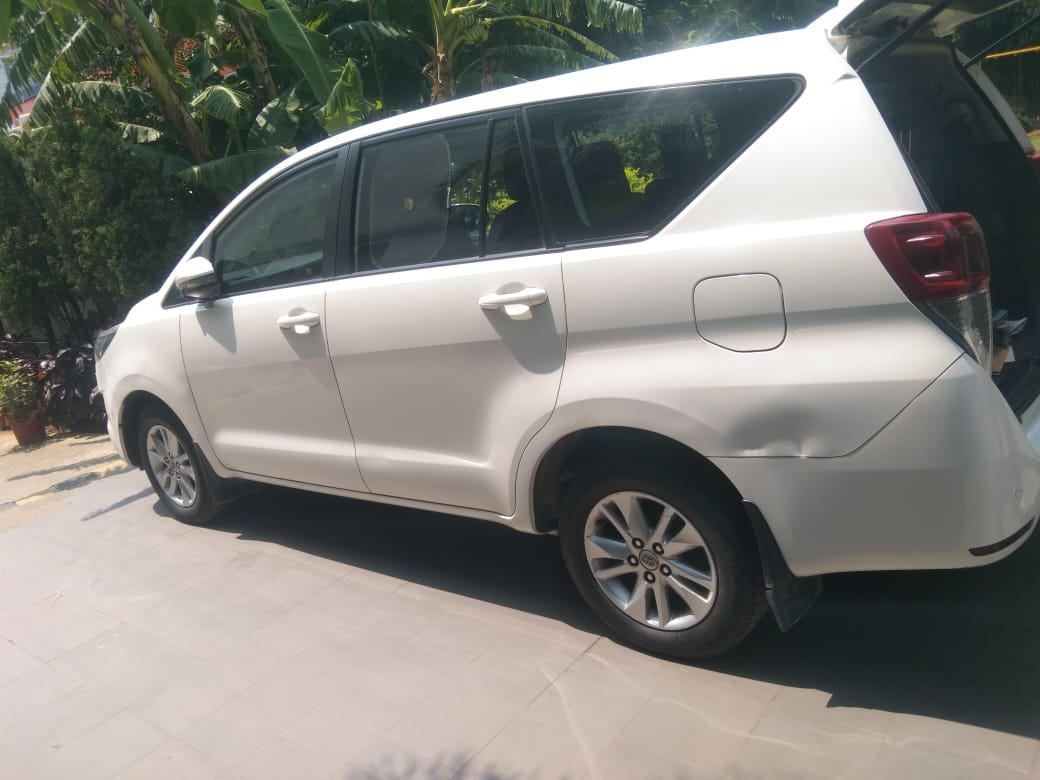 Toyota Innova Crysta - Photo 5