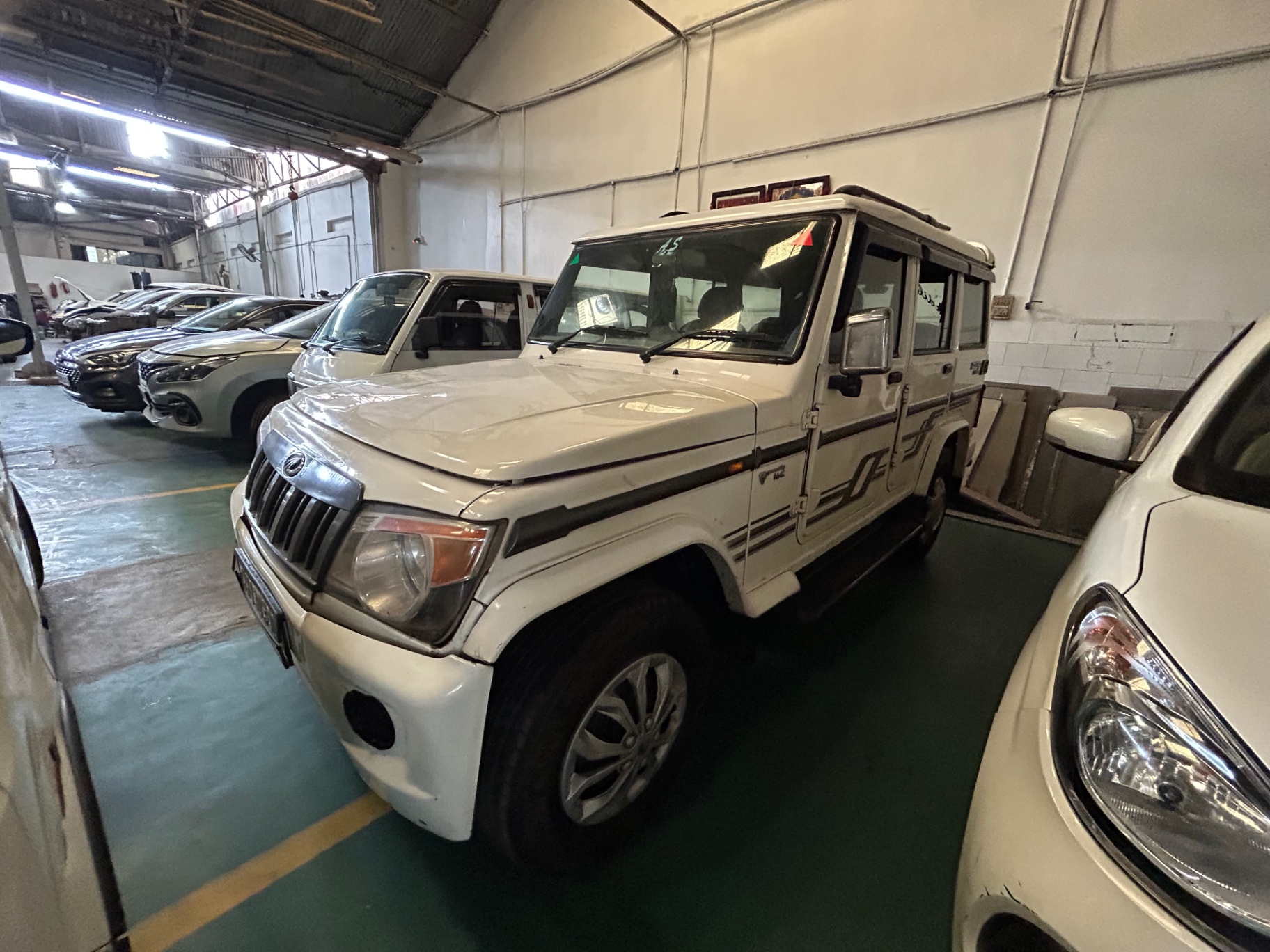 Mahindra Bolero - View 2