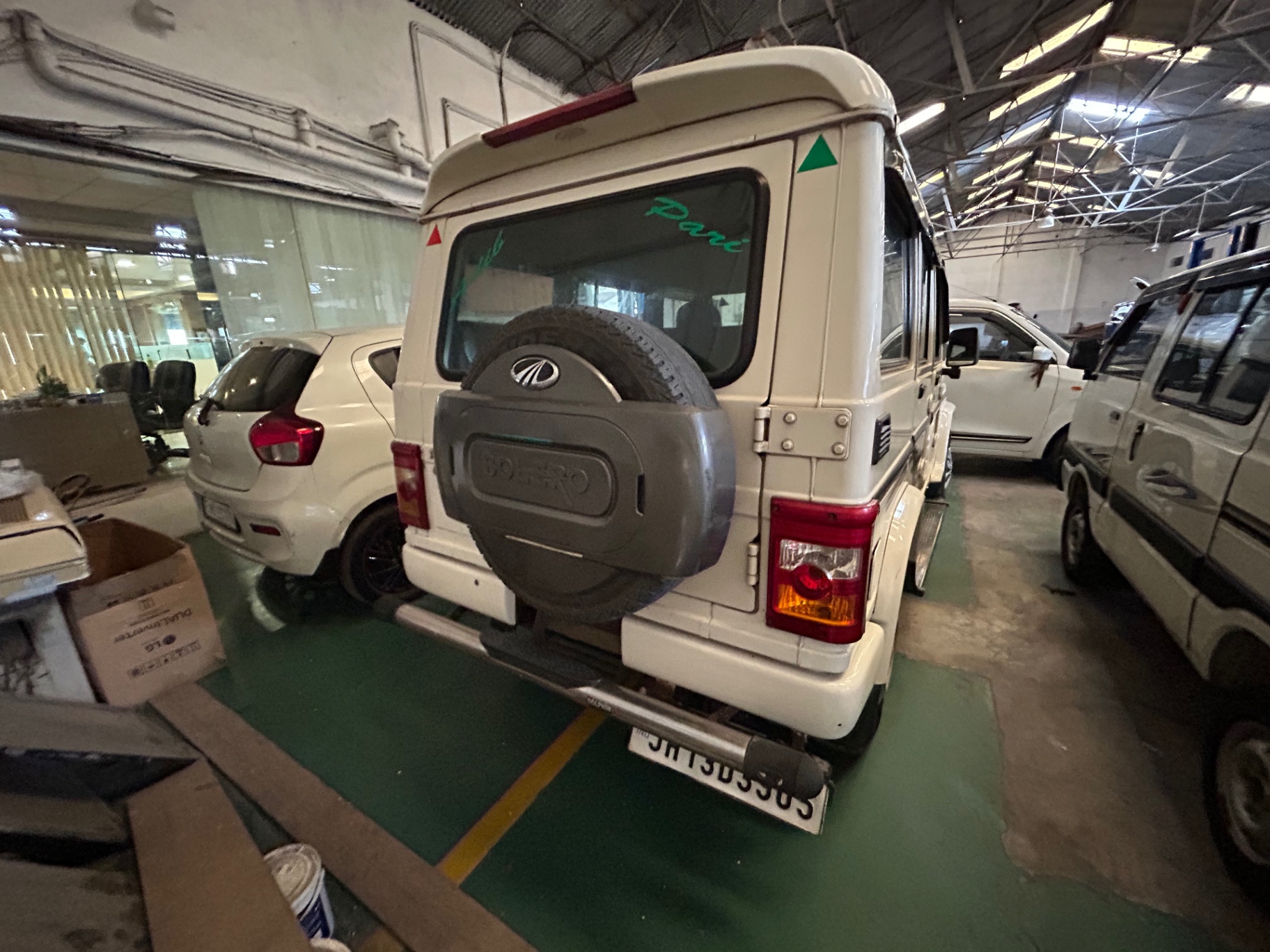 Mahindra Bolero - View 4