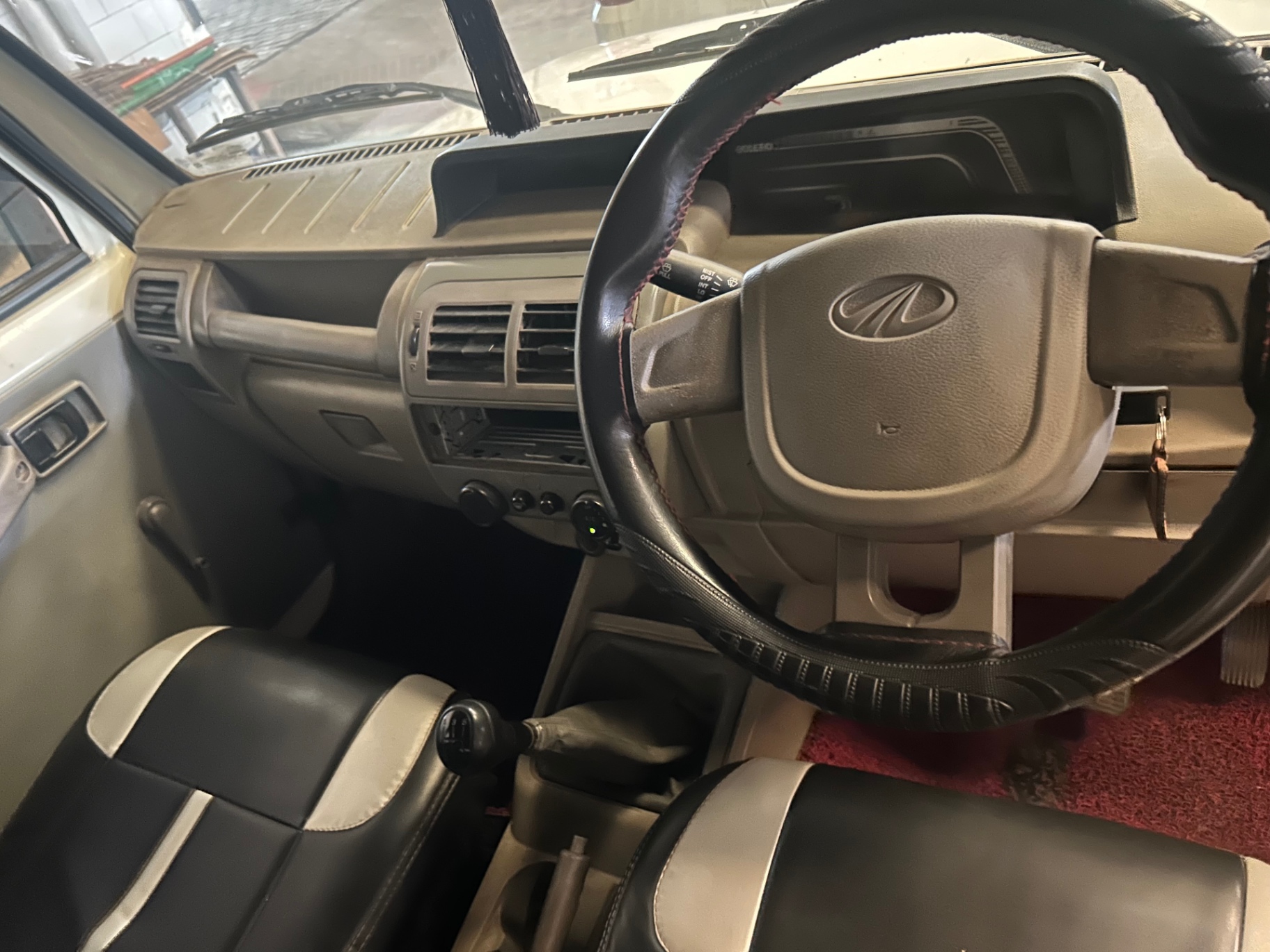 Mahindra Bolero - View 7