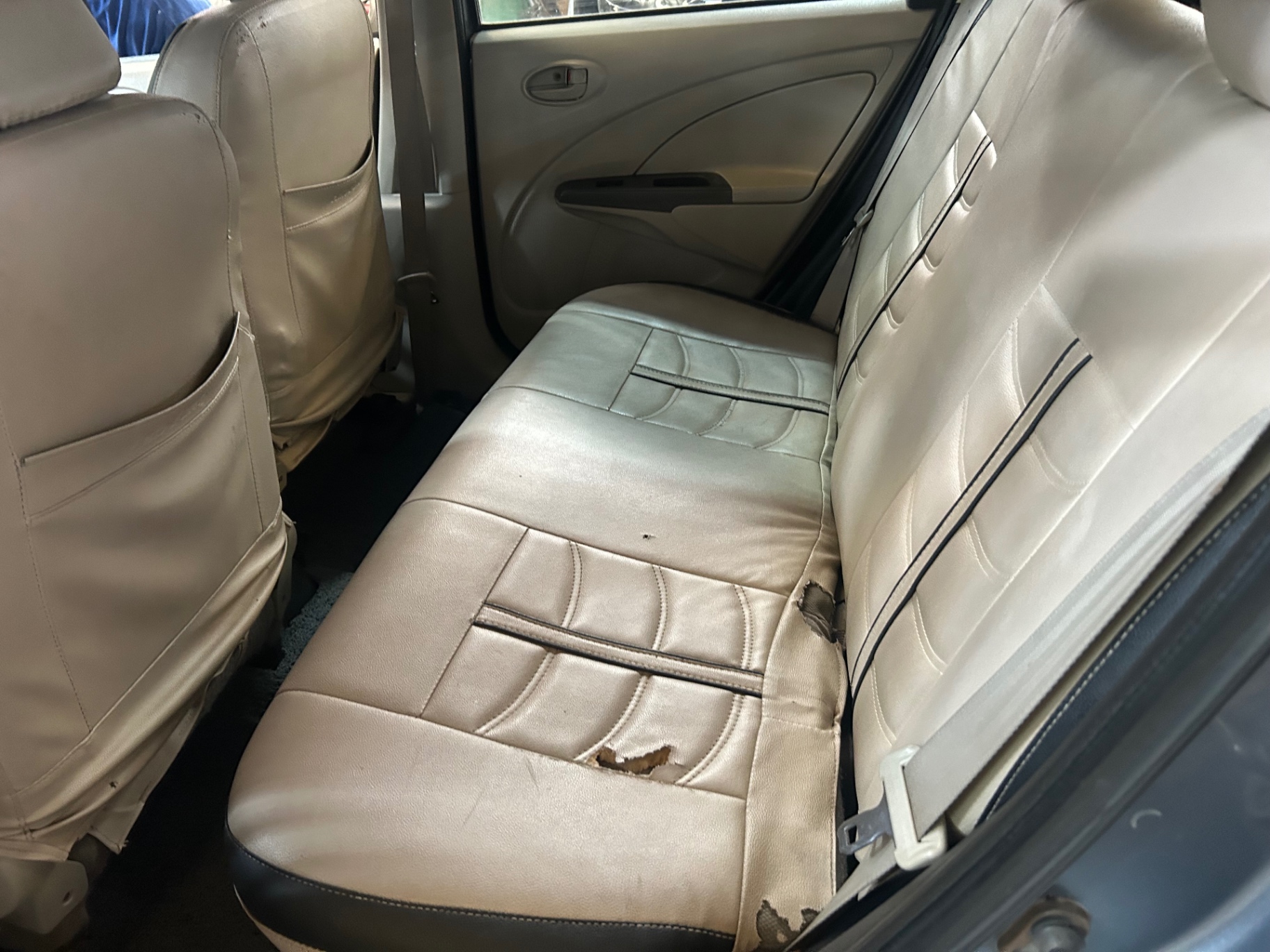 Toyota Etios - View 3
