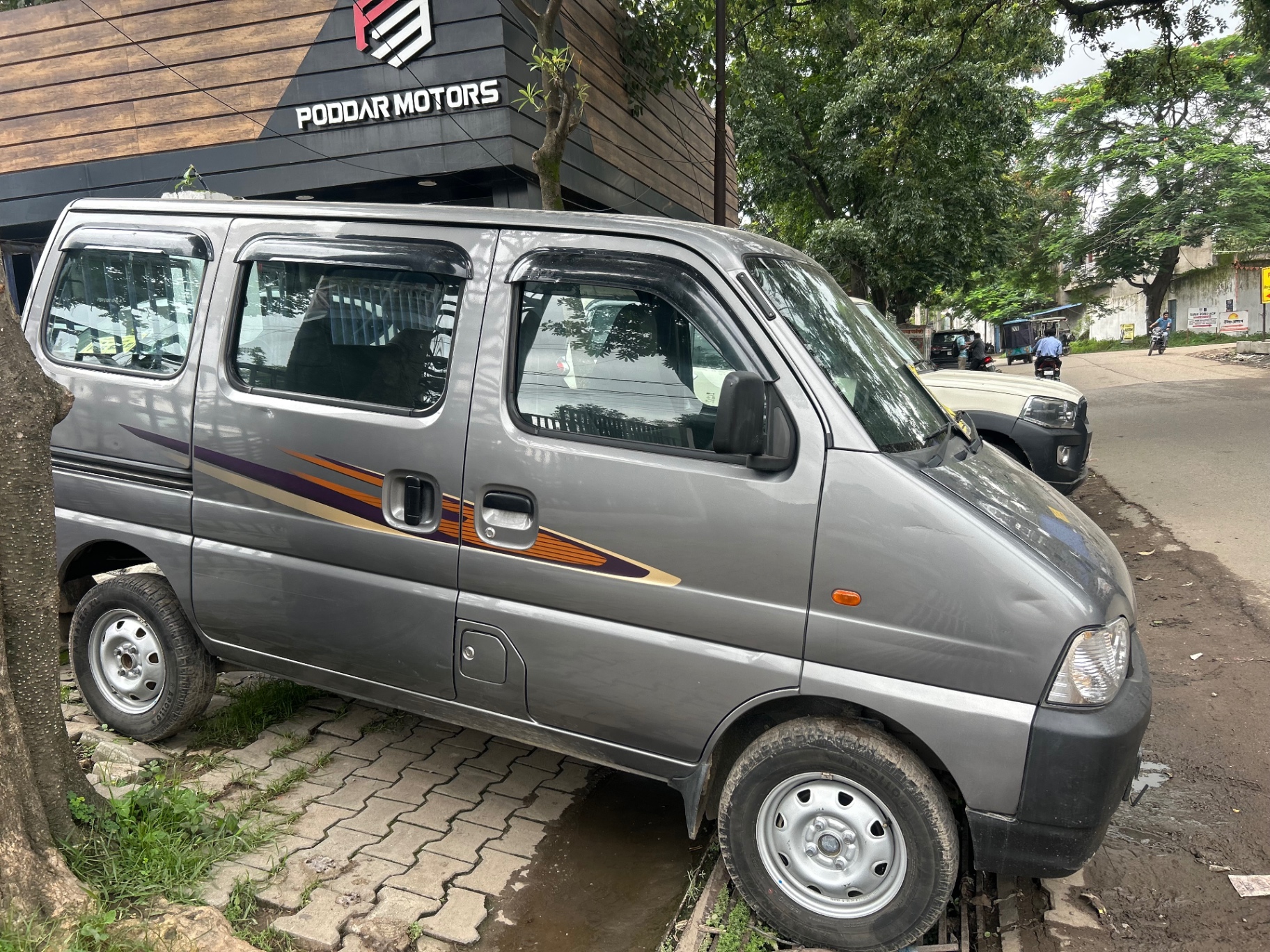 Maruti Suzuki Eeco - View 3