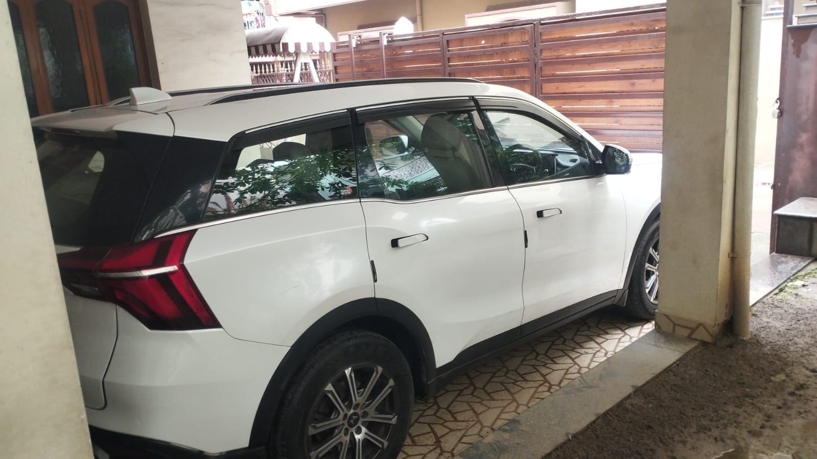 Mahindra XUV700 - Photo 2