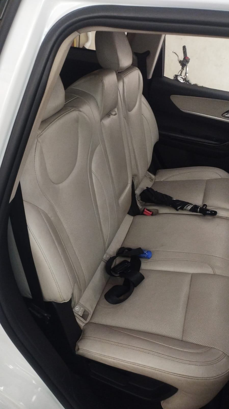 Mahindra XUV700 - Photo 3