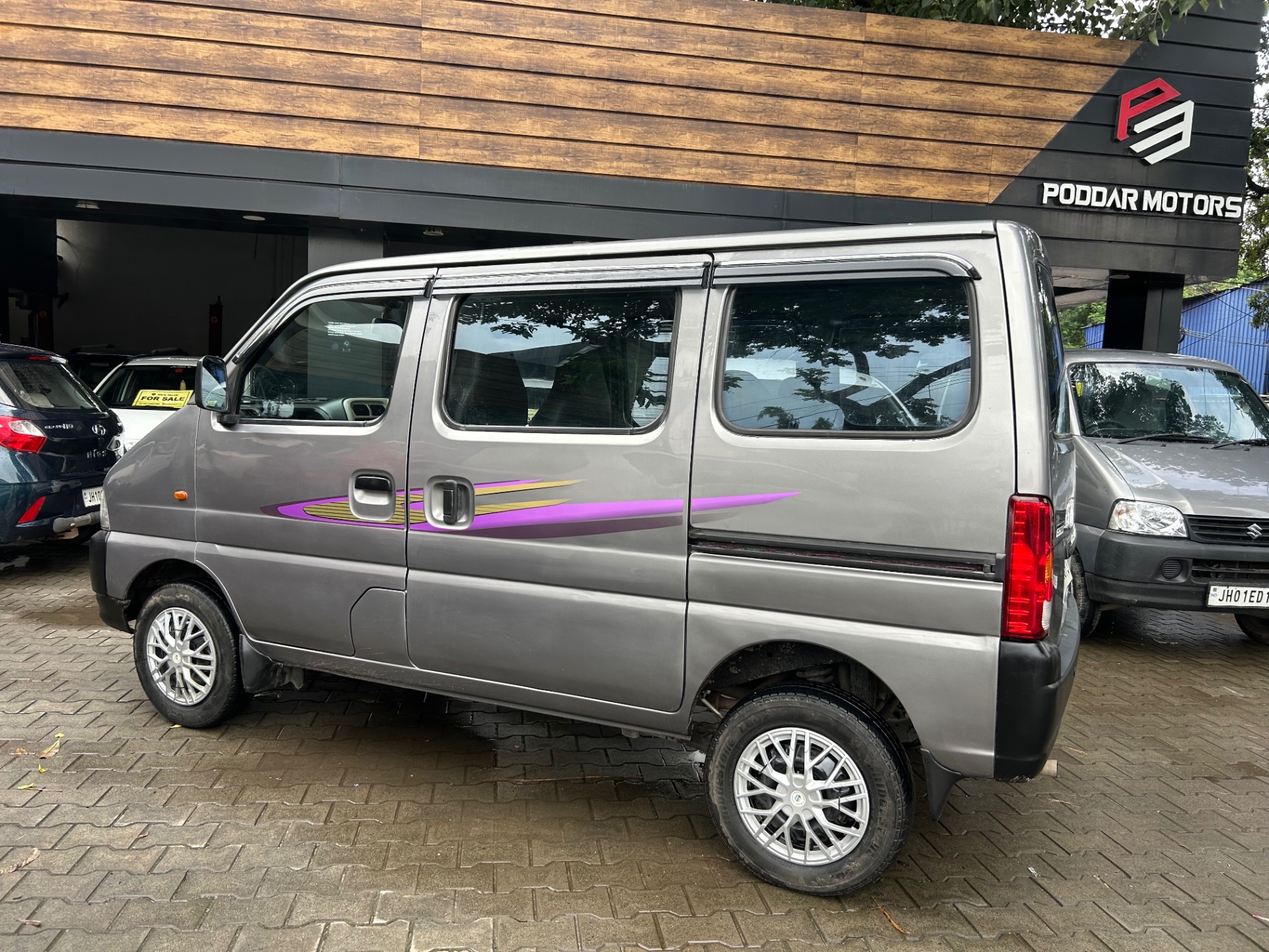 Maruti Suzuki Eeco - View 2