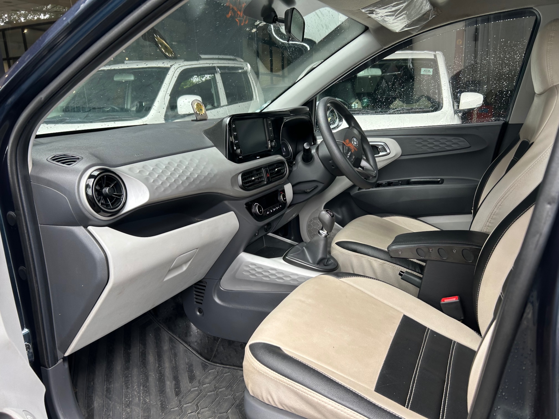 Hyundai Grand i10 - View 5
