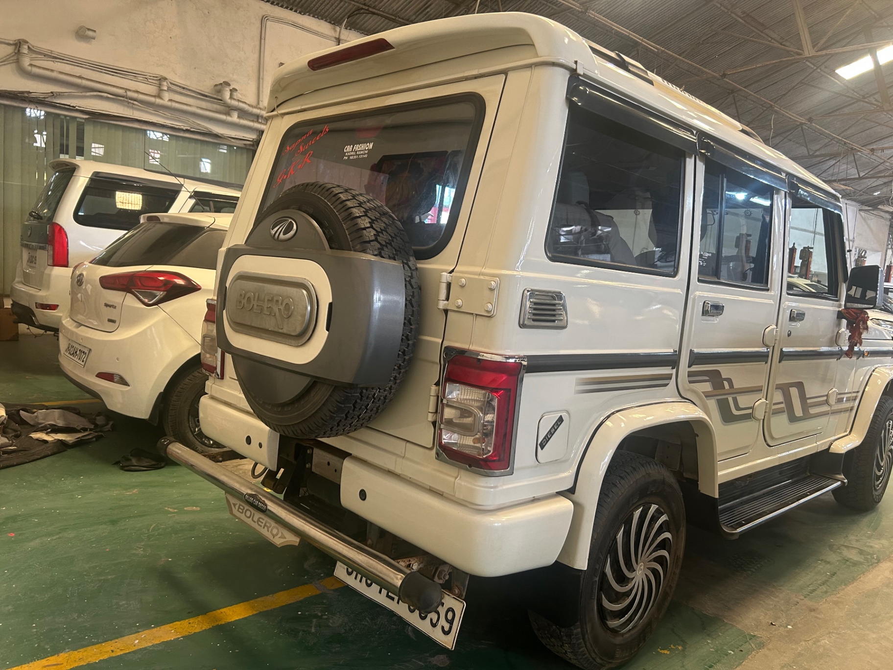 Mahindra Bolero - View 4