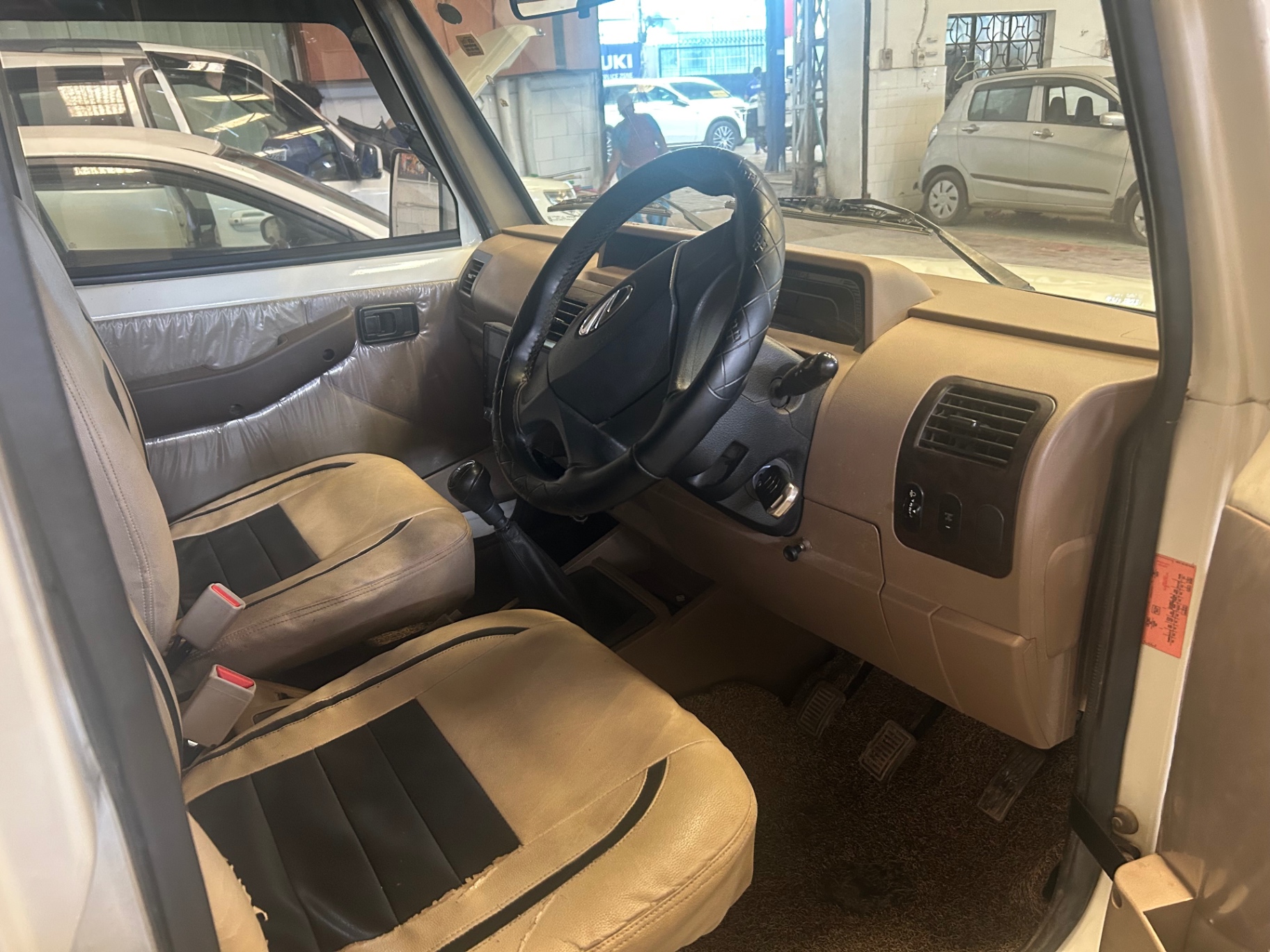 Mahindra Bolero - View 6