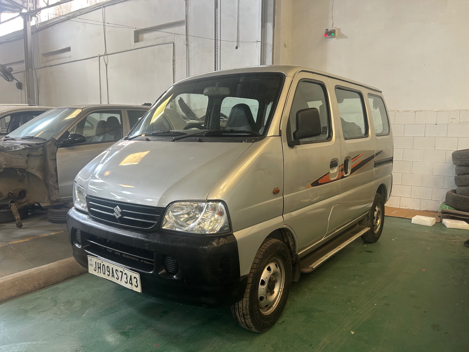 Maruti Suzuki Eeco - View 2
