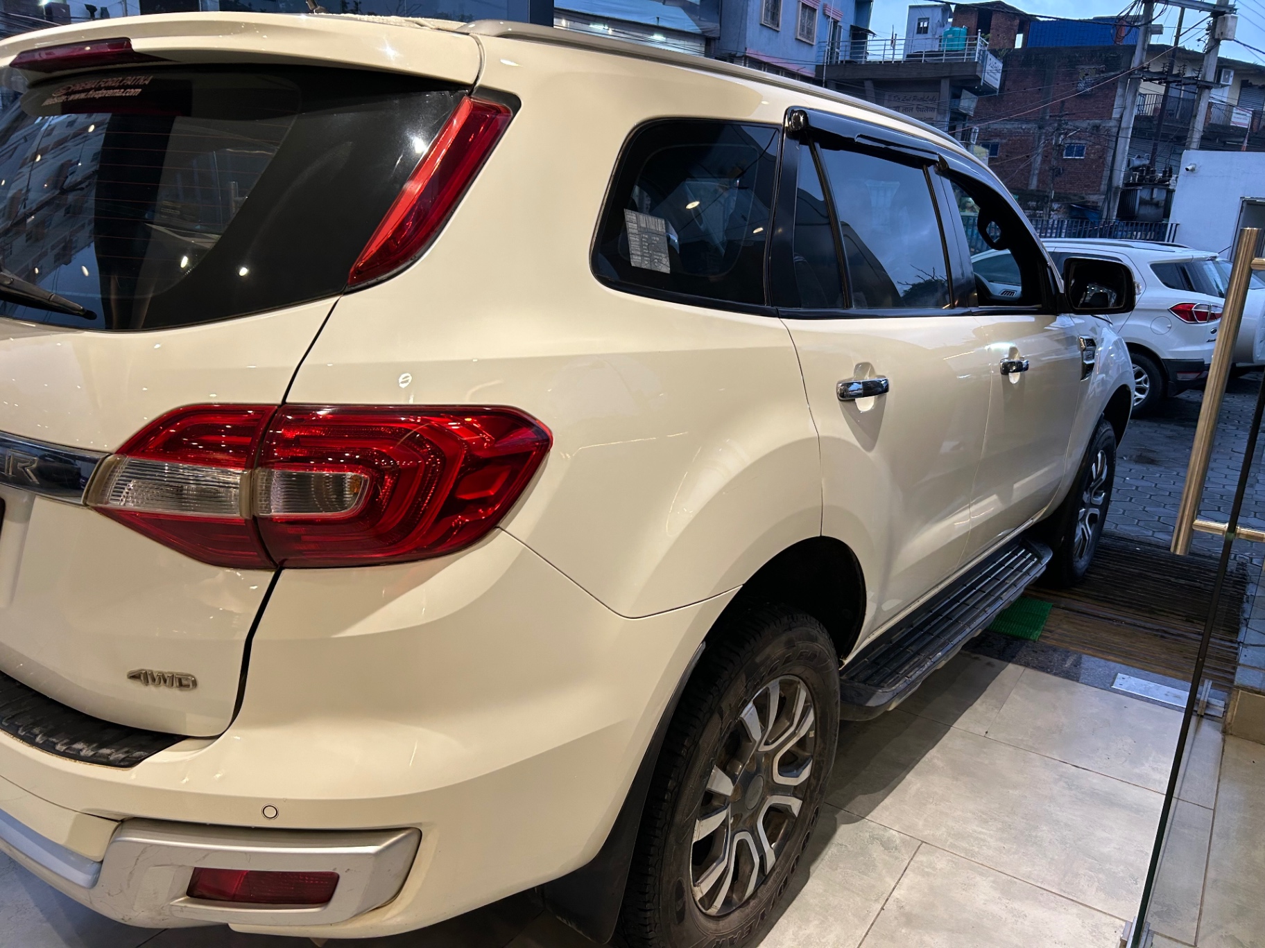 Ford Endeavour - View 5