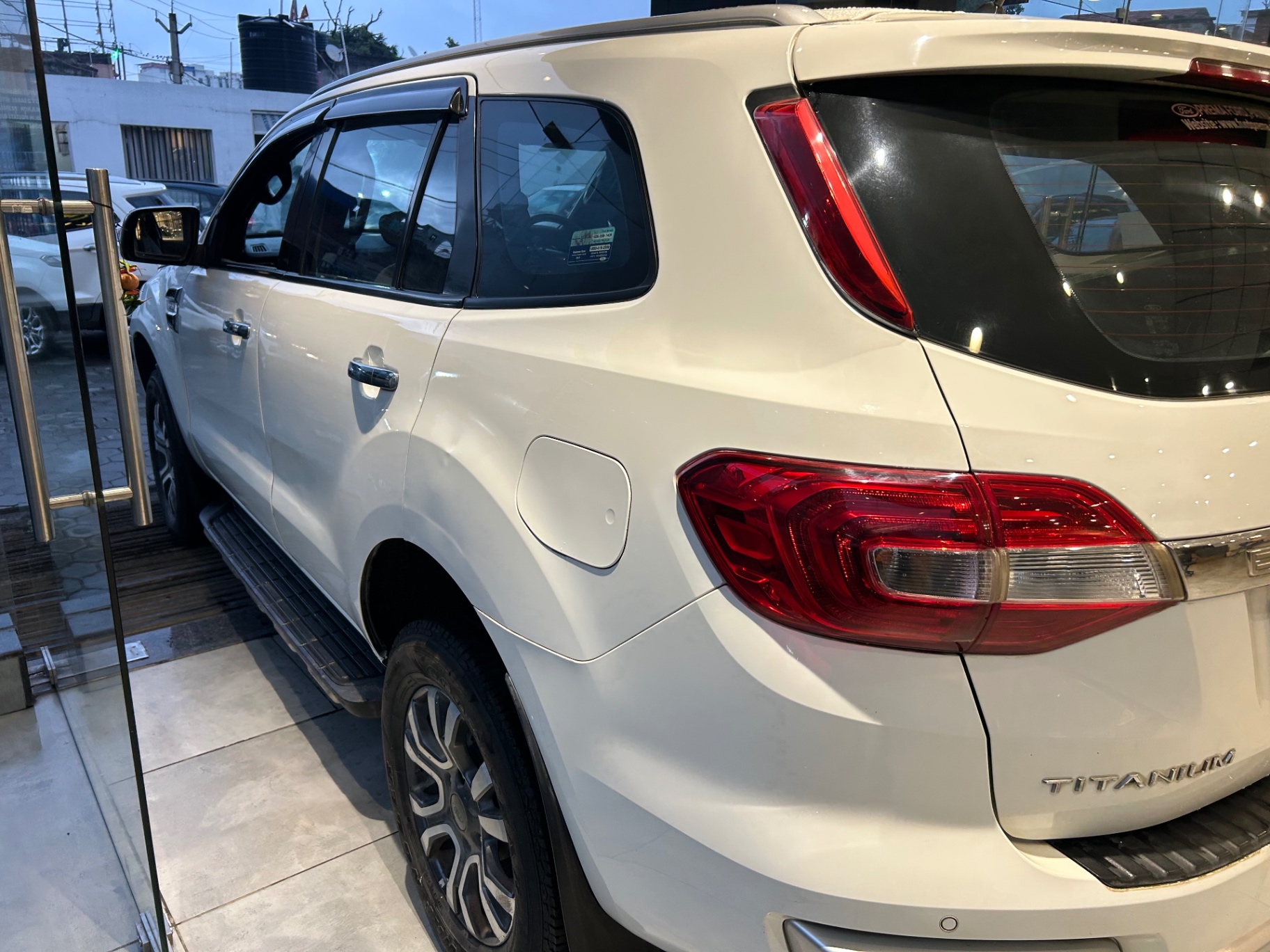 Ford Endeavour - View 6