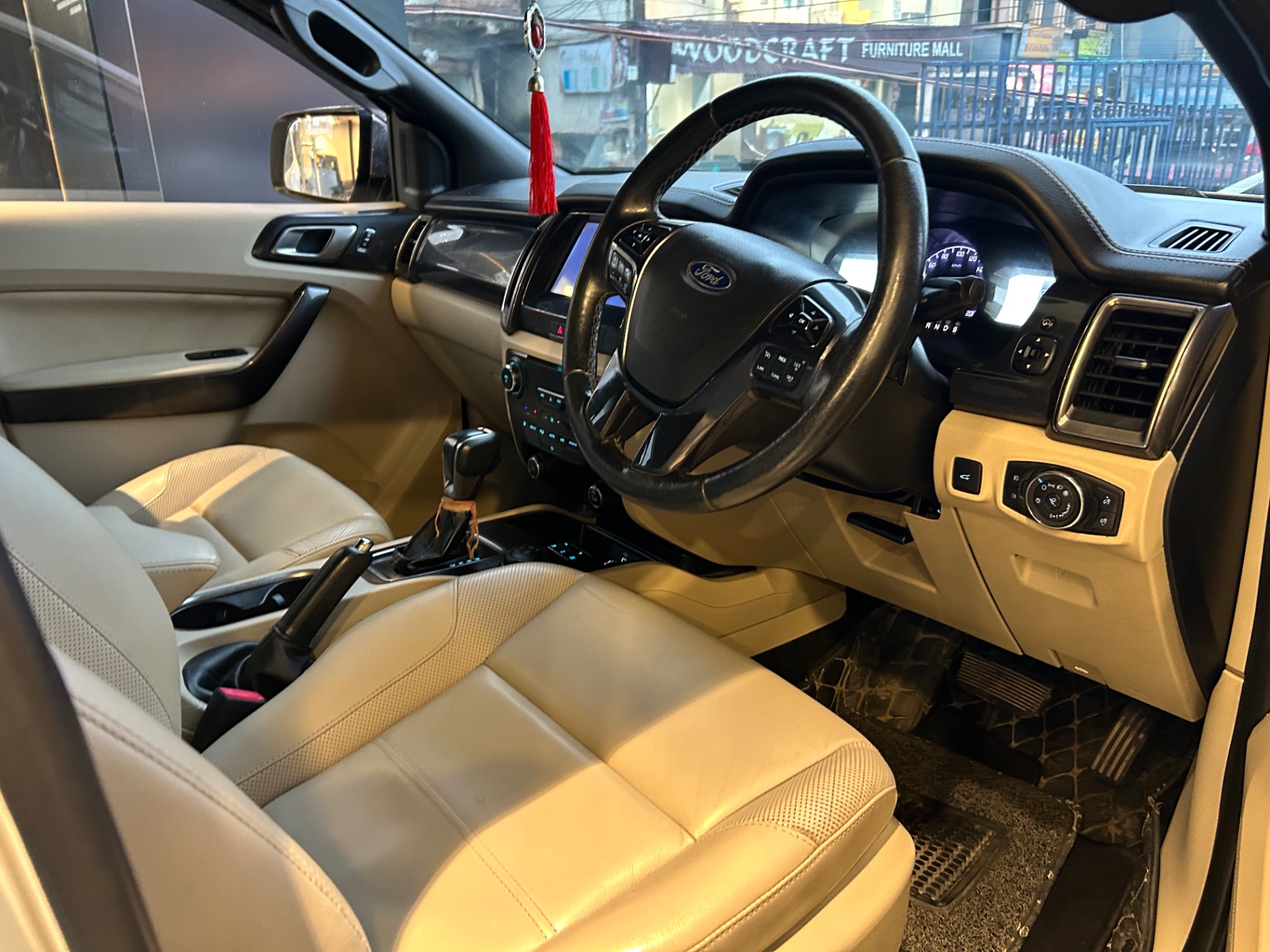 Ford Endeavour - View 7