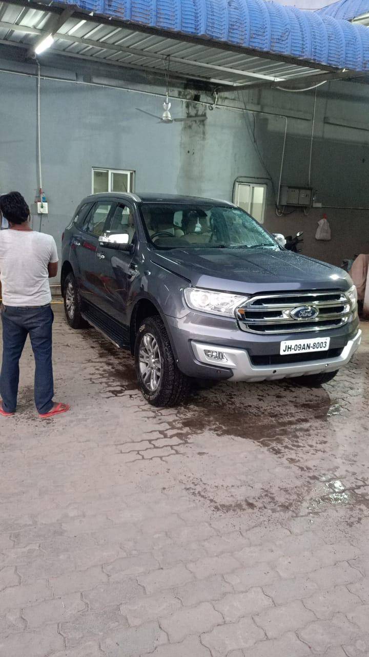 Ford Endeavour - Photo 2
