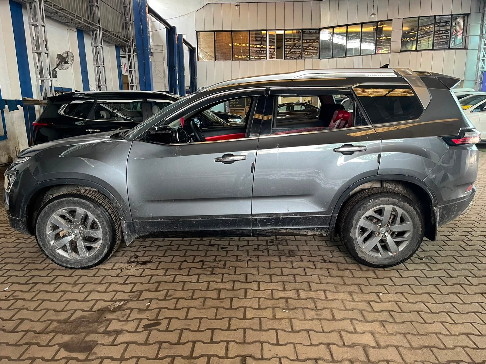 Tata Safari - Photo 2