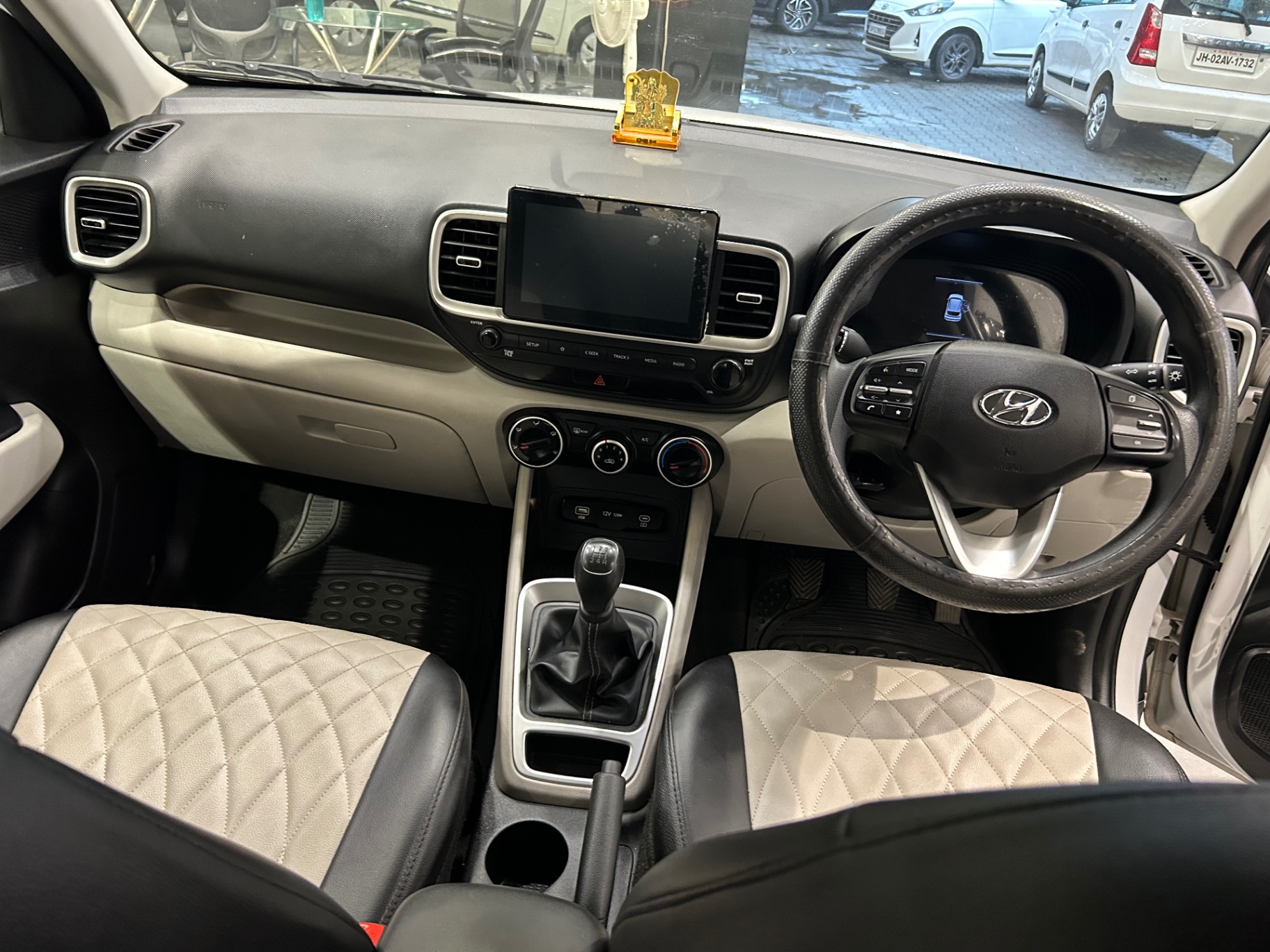 Hyundai Venue - View 7