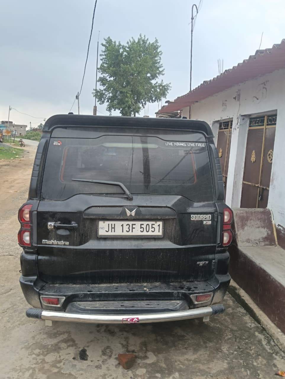 Mahindra Scorpio - Photo 2