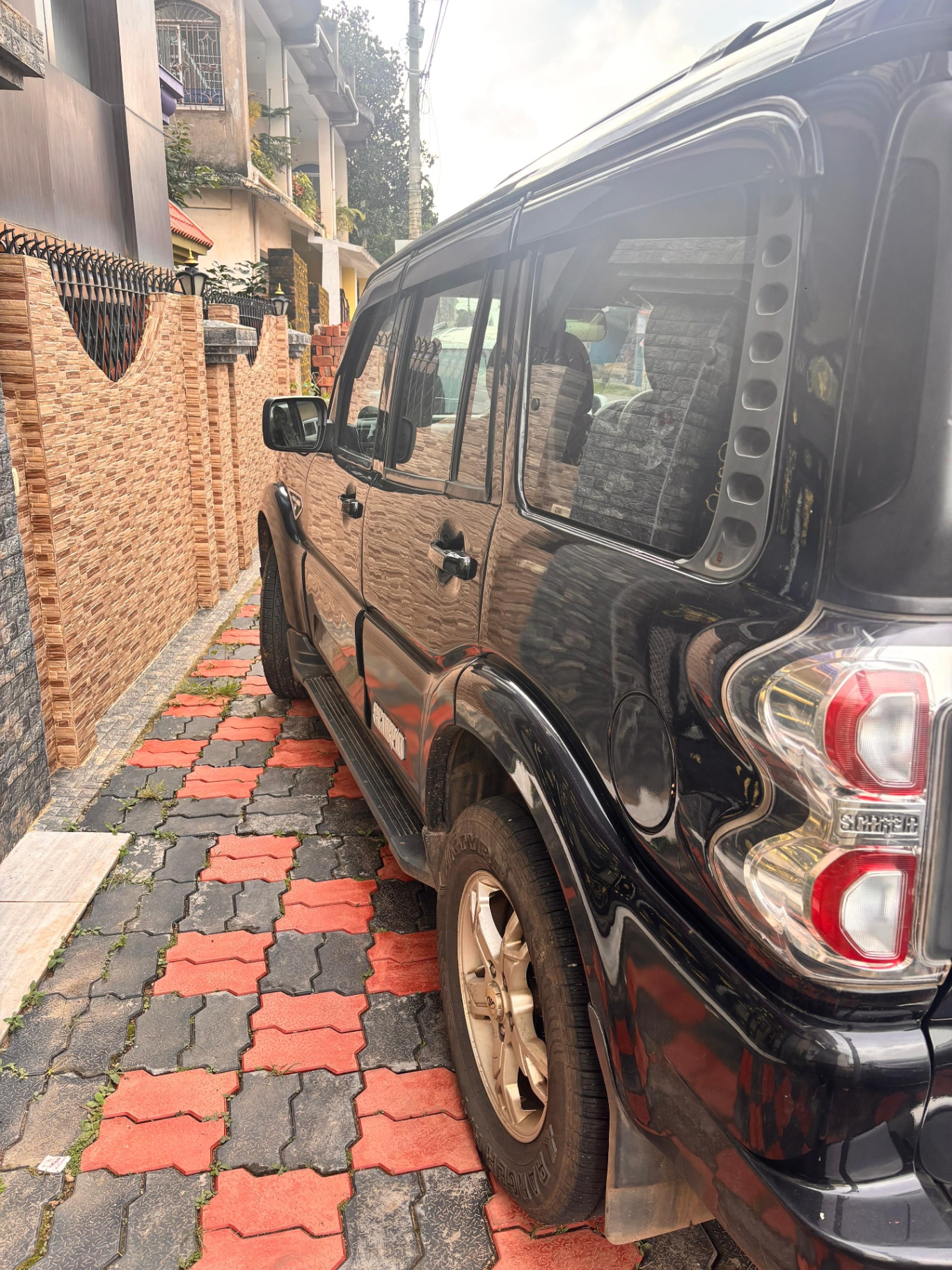 Mahindra Scorpio - Photo 2