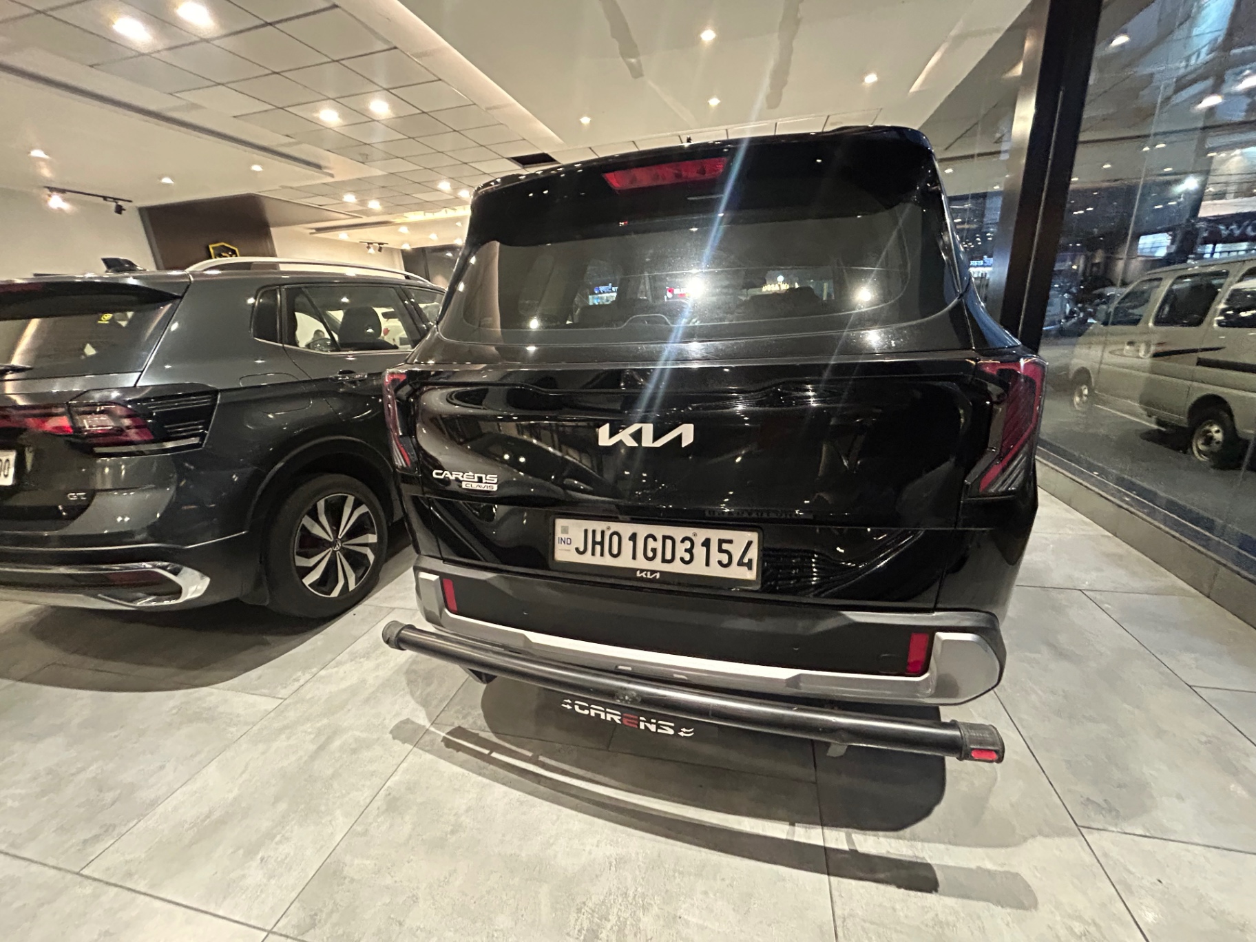 Kia Carens - View 4