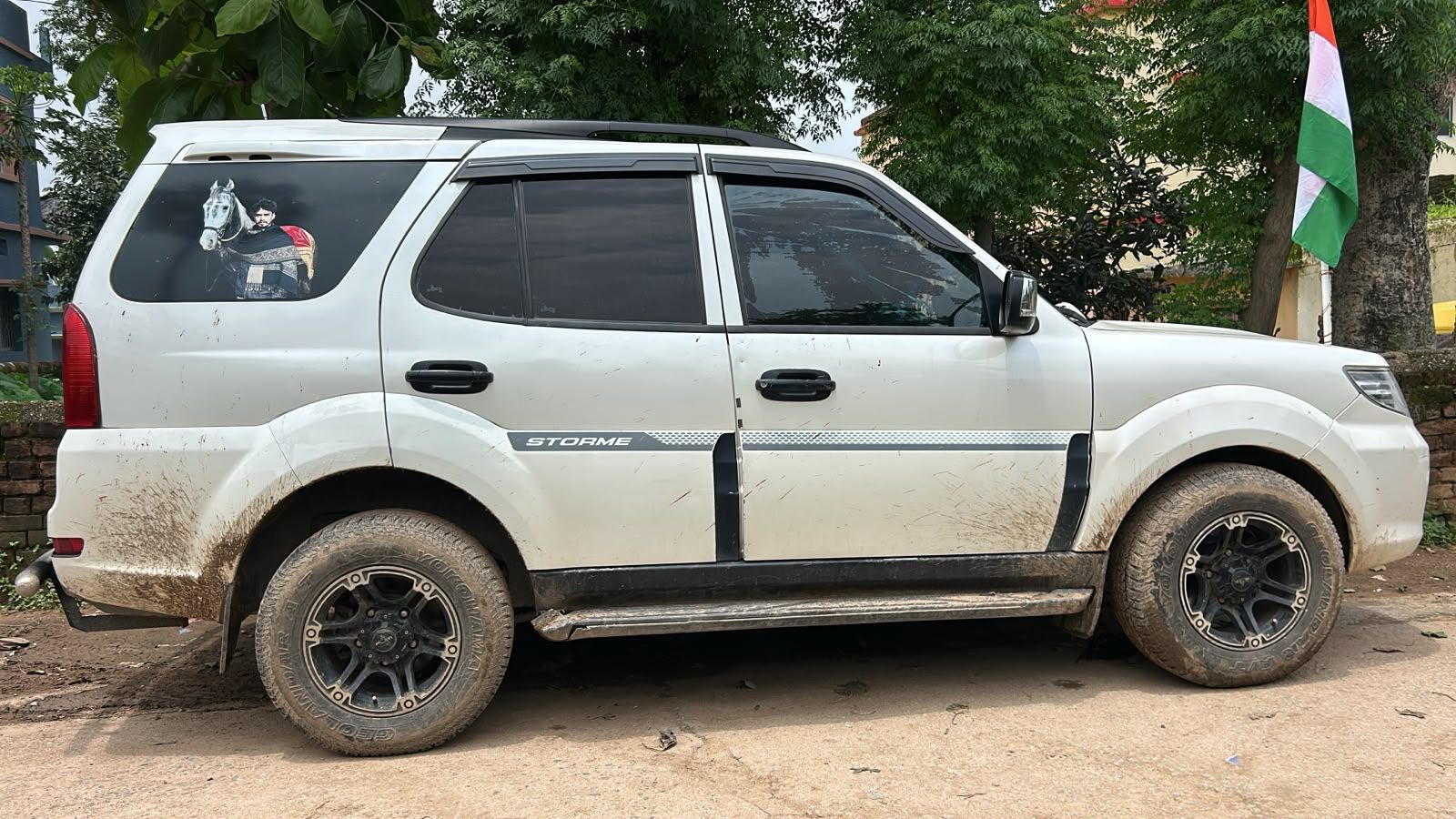 Tata Safari Storme - Photo 2