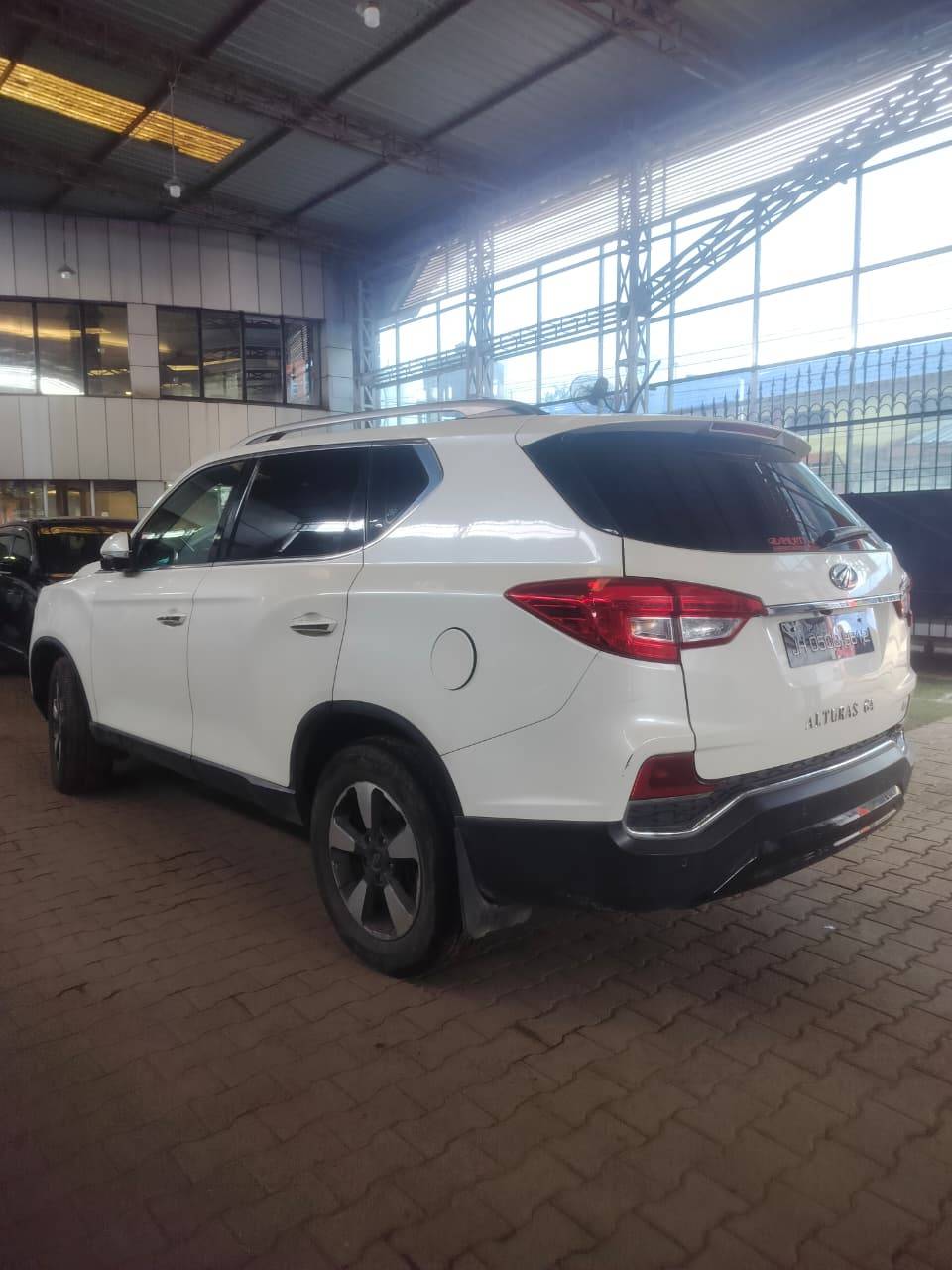 Mahindra Altrus - Photo 6