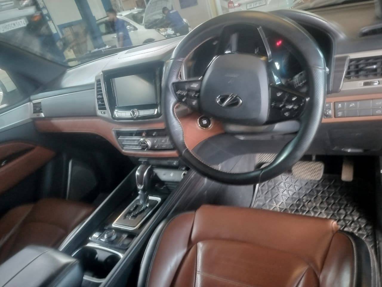 Mahindra Altrus - Photo 10