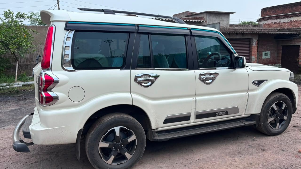 Mahindra Scorpio - Photo 8