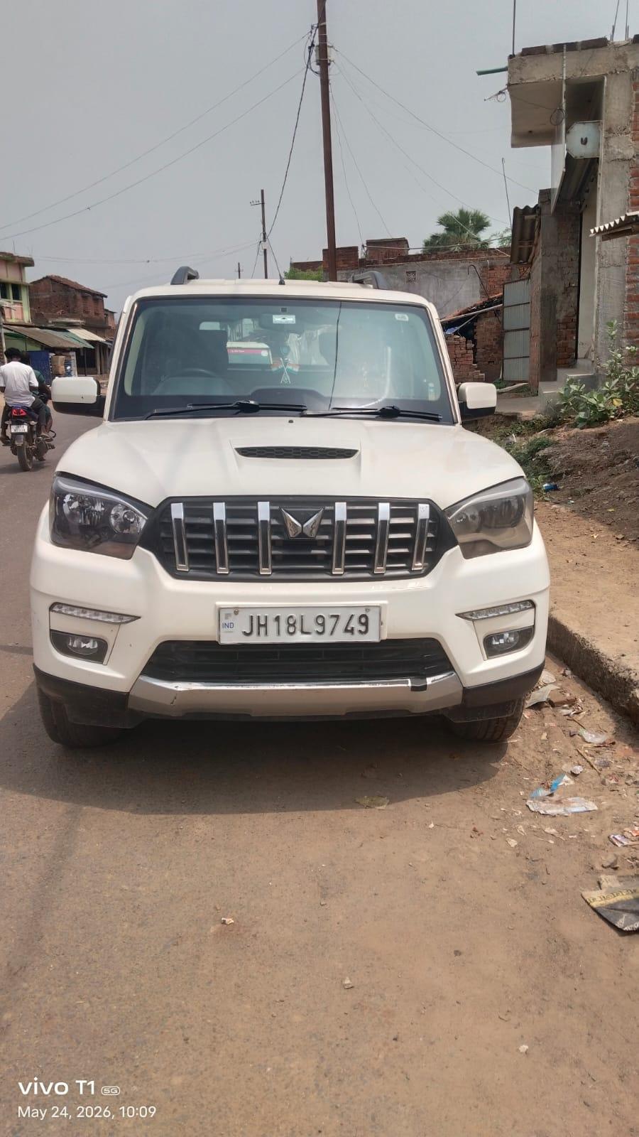 Mahindra Scorpio - Photo 2
