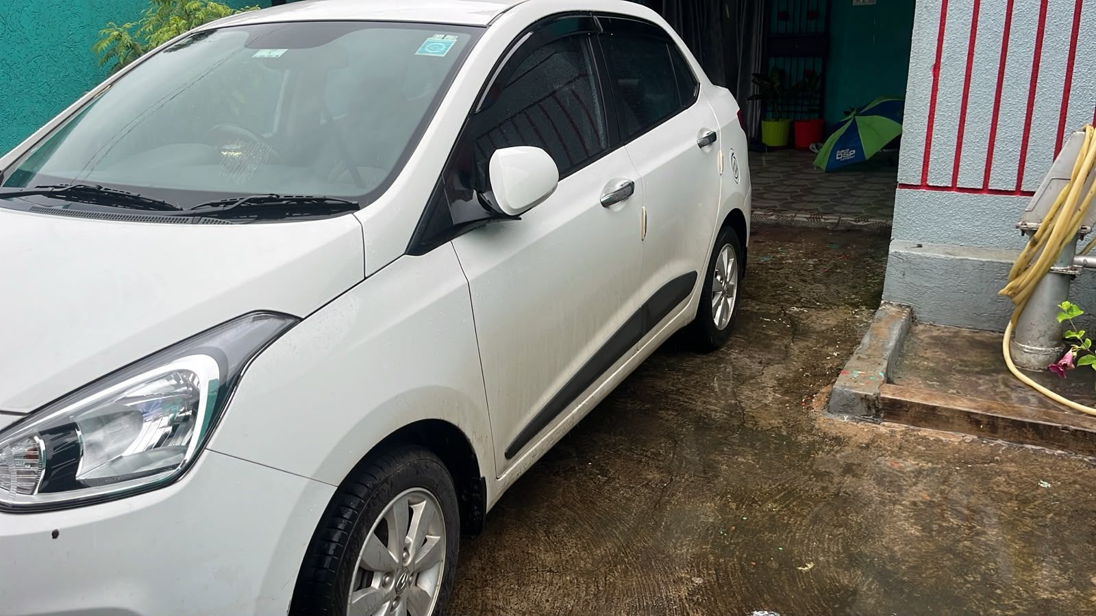 Hyundai Xcent - Photo 2