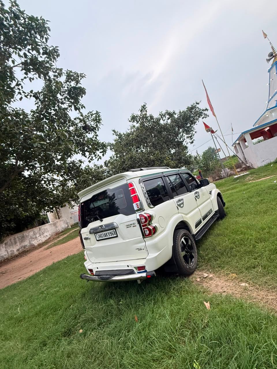 Mahindra Scorpio - Photo 2