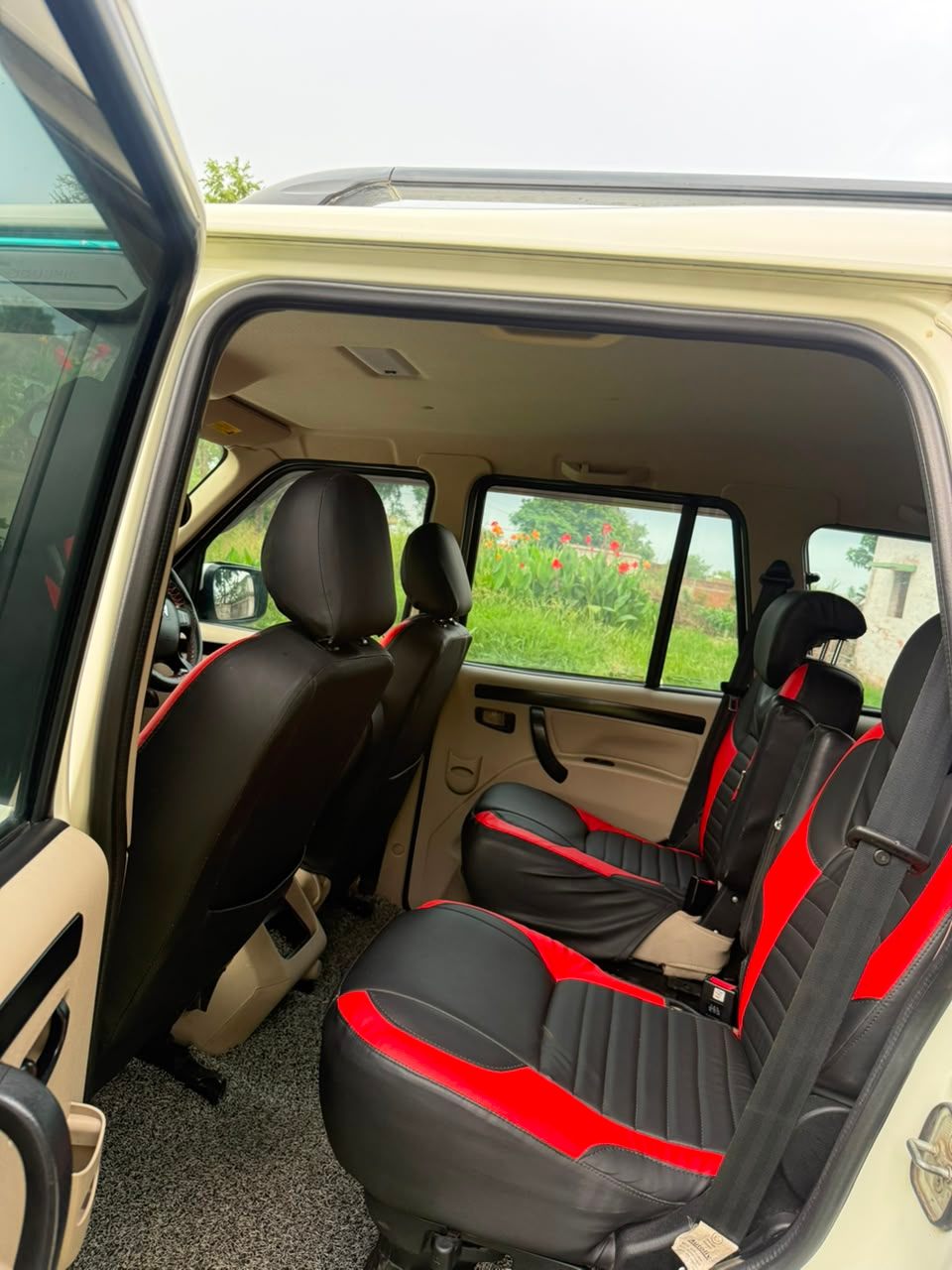 Mahindra Scorpio - Photo 9