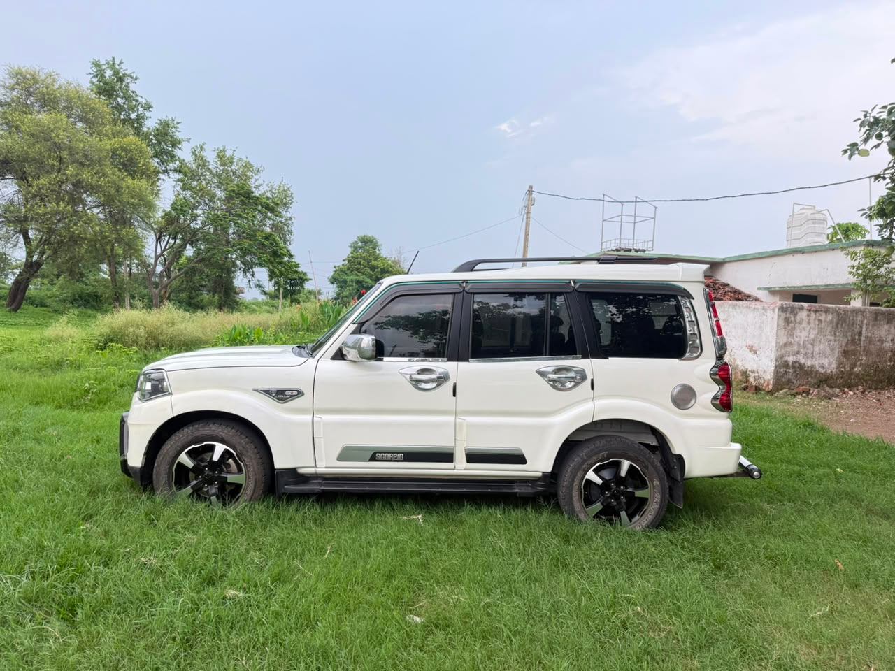 Mahindra Scorpio - Photo 11