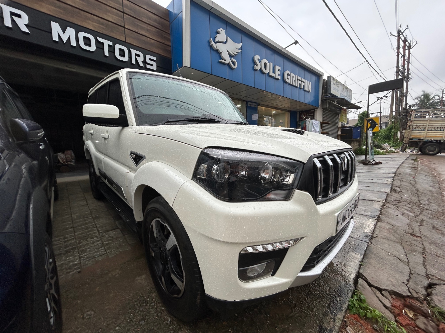 Mahindra Scorpio - View 2